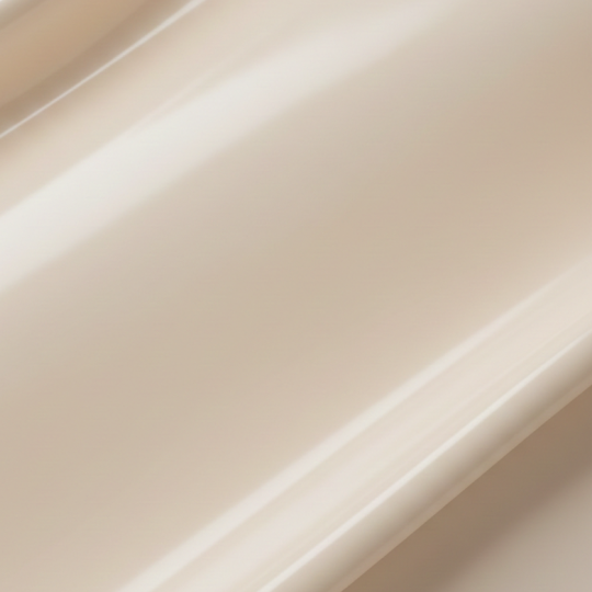 肌の回復力とレジリエンスを表現した抽象的なスキンケアイメージ。淡いピンクの半透明フォルムが、韓国のシワ改善美容液に使われるバランス重視の成分を象徴しています。