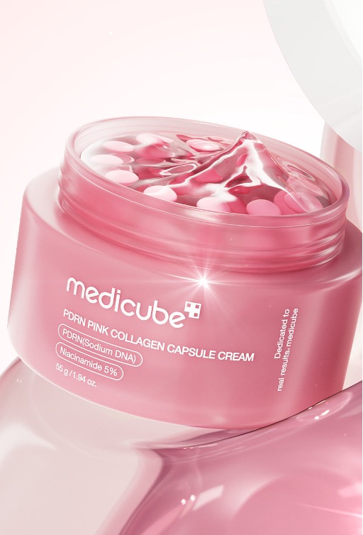 medicube PDRNピンクコラーゲンカプセルクリームの製品画像、カプセル入り高保湿テクスチャーを表現したクローズアップ